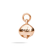 Ciondolo campanello in oro rosa 9K, dettaglio lucido e design raffinato.